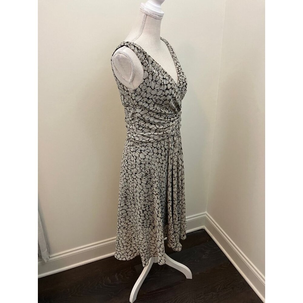London Times Faux Wrap Gray Brown Sleeveless Dress Size 8 - Picture 3 of 5
